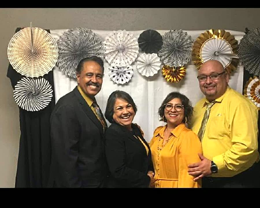 Familia de Bethel Temecula en un convivio de la iglesia