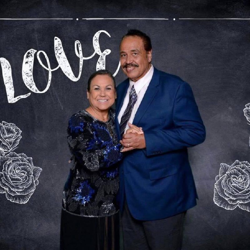 Pastores Carlos y Eva Matos